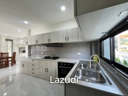 Beautiful new 3 bed 4 bath house with mountain views