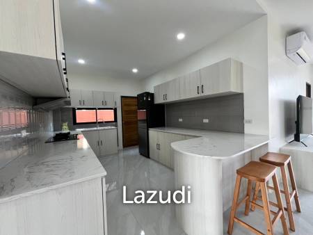 Beautiful new 3 bed 4 bath house with mountain views