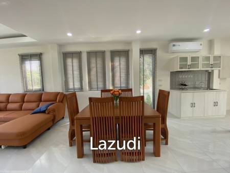 Beautiful new 3 bed 4 bath house with mountain views