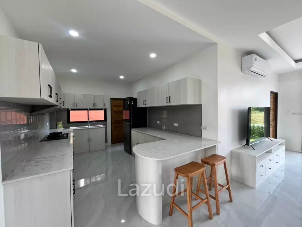 Beautiful new 3 bed 4 bath house with mountain views