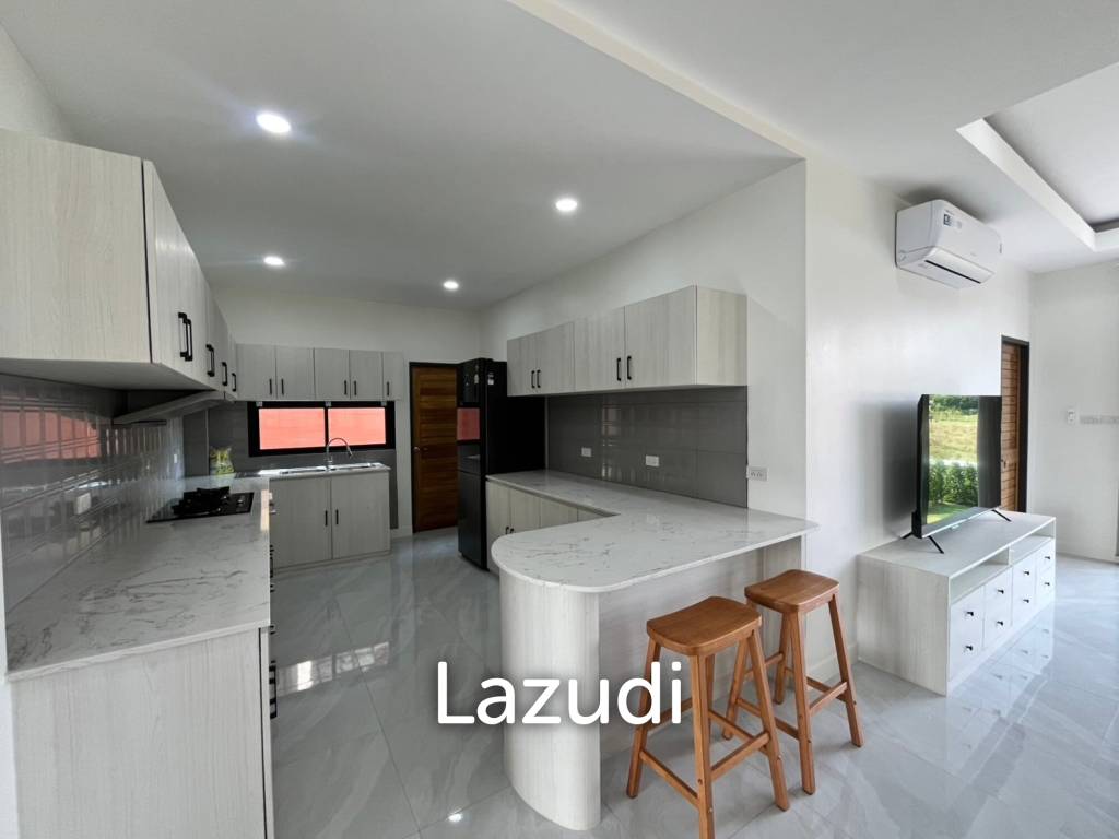 Beautiful new 3 bed 4 bath house with mountain views