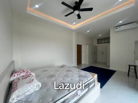 Beautiful new 3 bed 4 bath house with mountain views