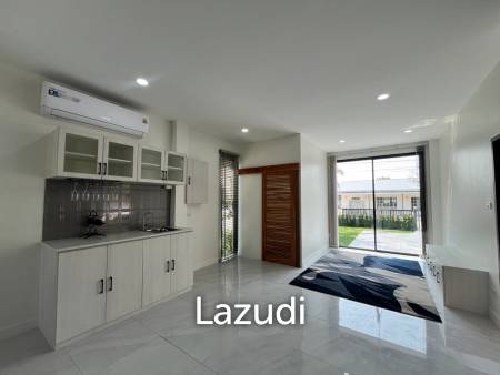Beautiful new 3 bed 4 bath house with mountain views