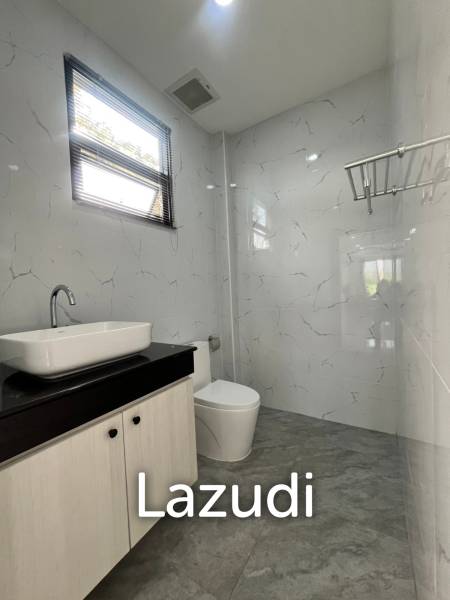 Beautiful new 3 bed 4 bath house with mountain views