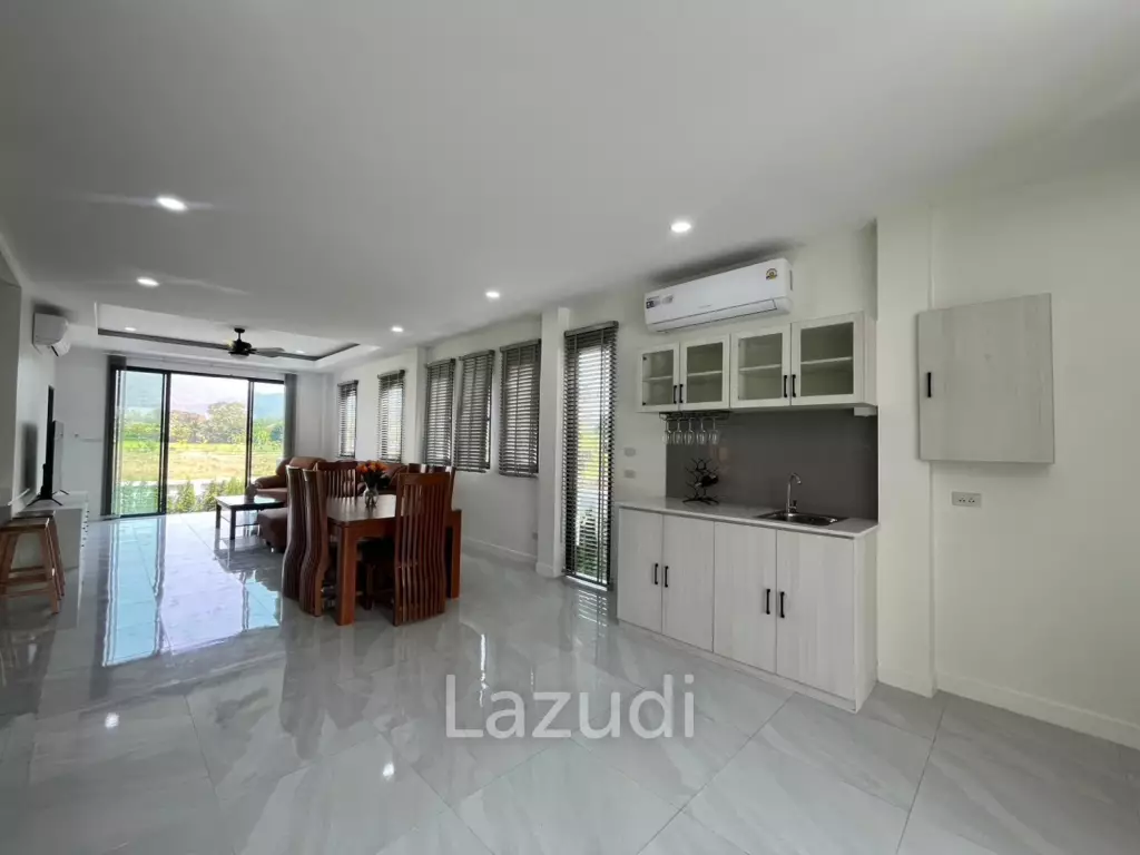 Beautiful new 3 bed 4 bath house with mountain views