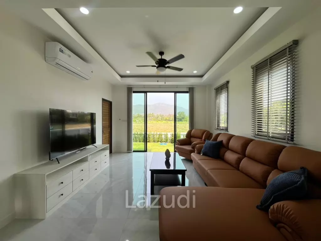 Beautiful new 3 bed 4 bath house with mountain views