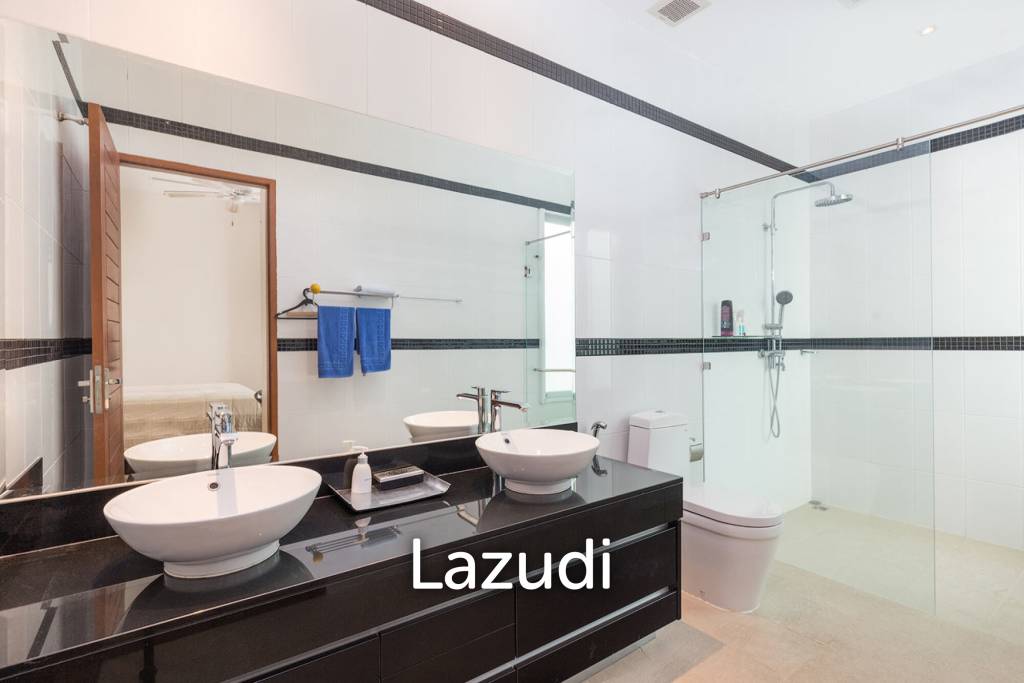 Very Spacious 2-Bed Condo with Scenic Views in Kamala