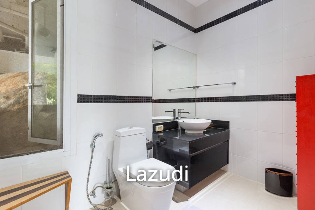 Very Spacious 2-Bed Condo with Scenic Views in Kamala