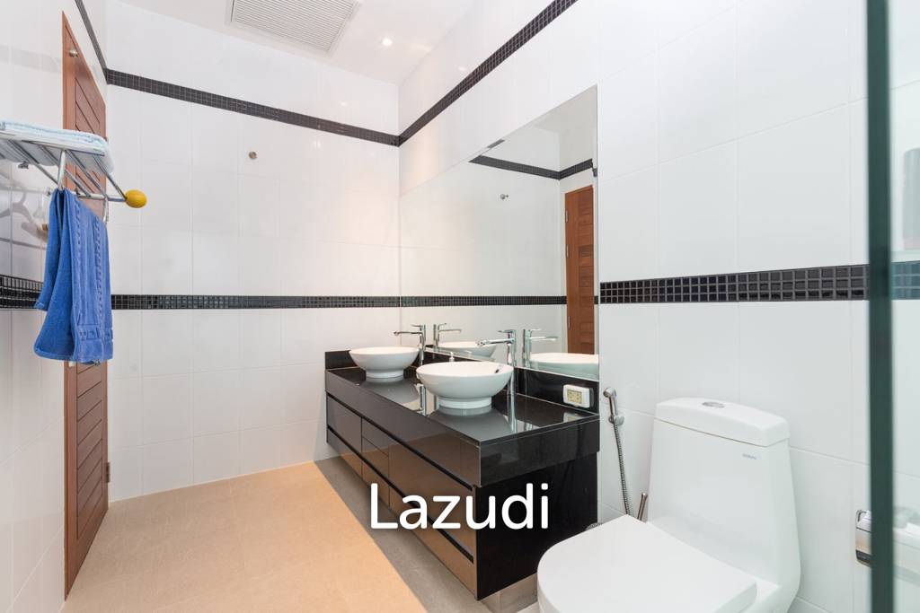 Very Spacious 2-Bed Condo with Scenic Views in Kamala