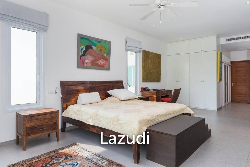 Very Spacious 2-Bed Condo with Scenic Views in Kamala