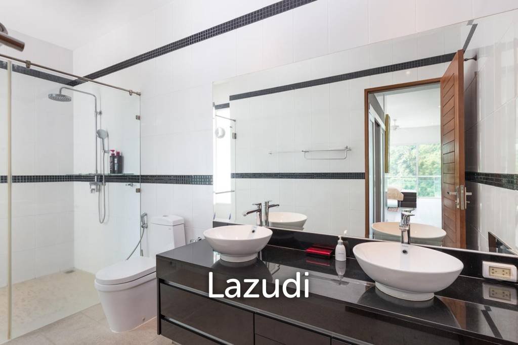 Very Spacious 2-Bed Condo with Scenic Views in Kamala