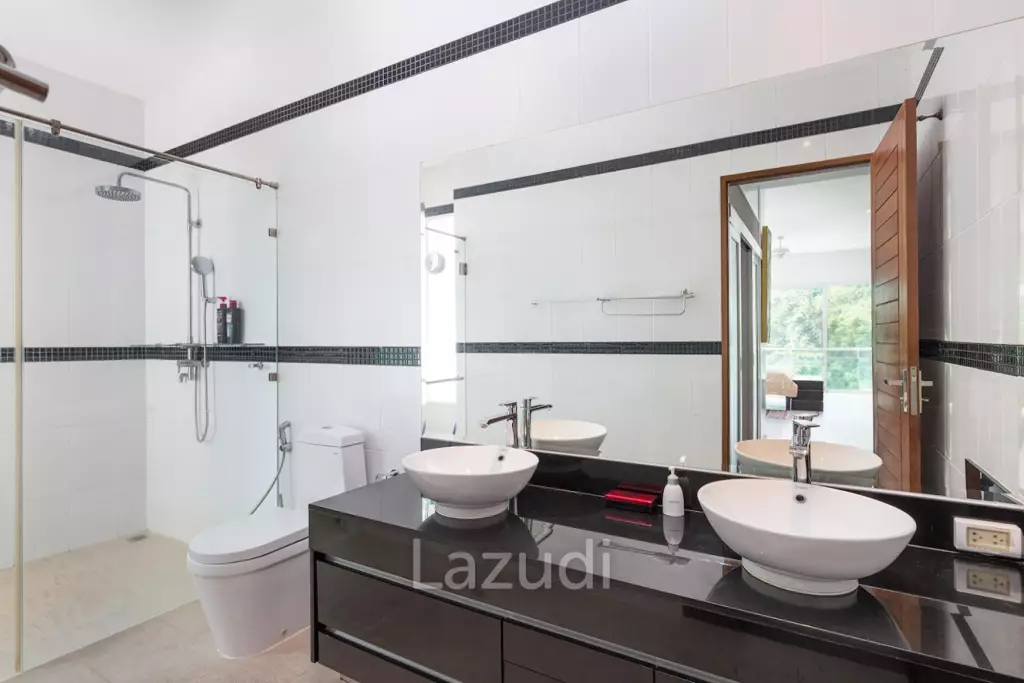 Very Spacious 2-Bed Condo with Scenic Views in Kamala