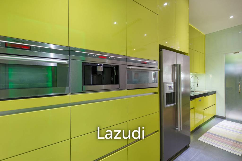 Very Spacious 2-Bed Condo with Scenic Views in Kamala