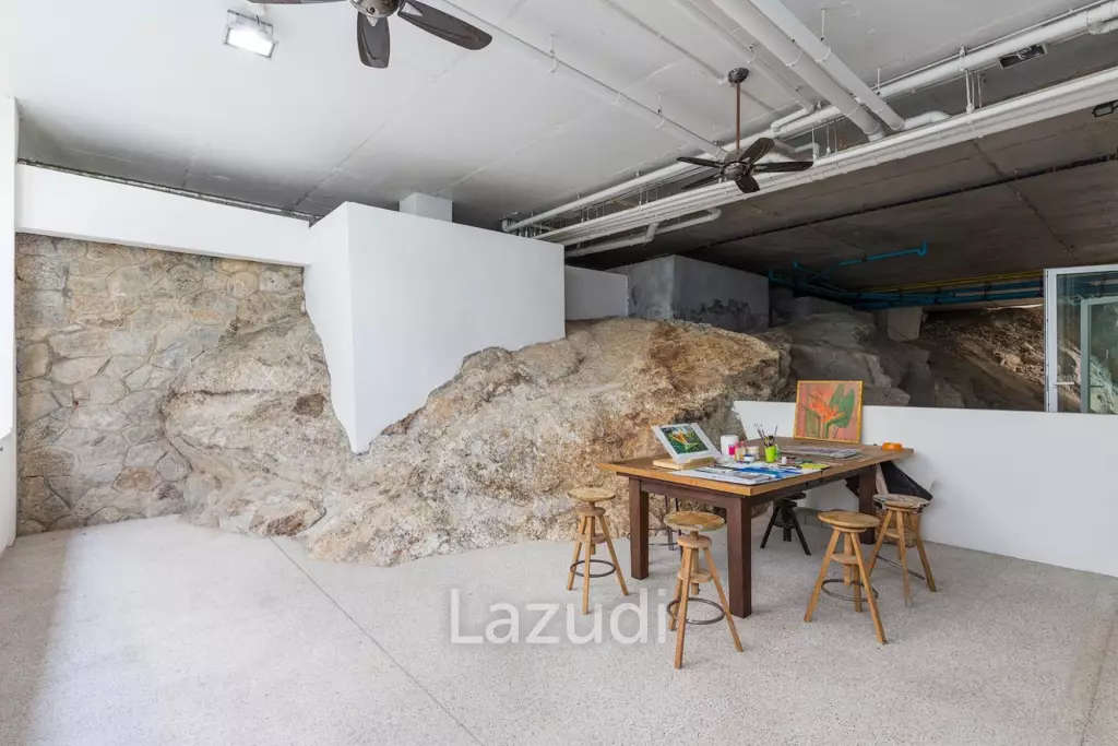 Very Spacious 2-Bed Condo with Scenic Views in Kamala