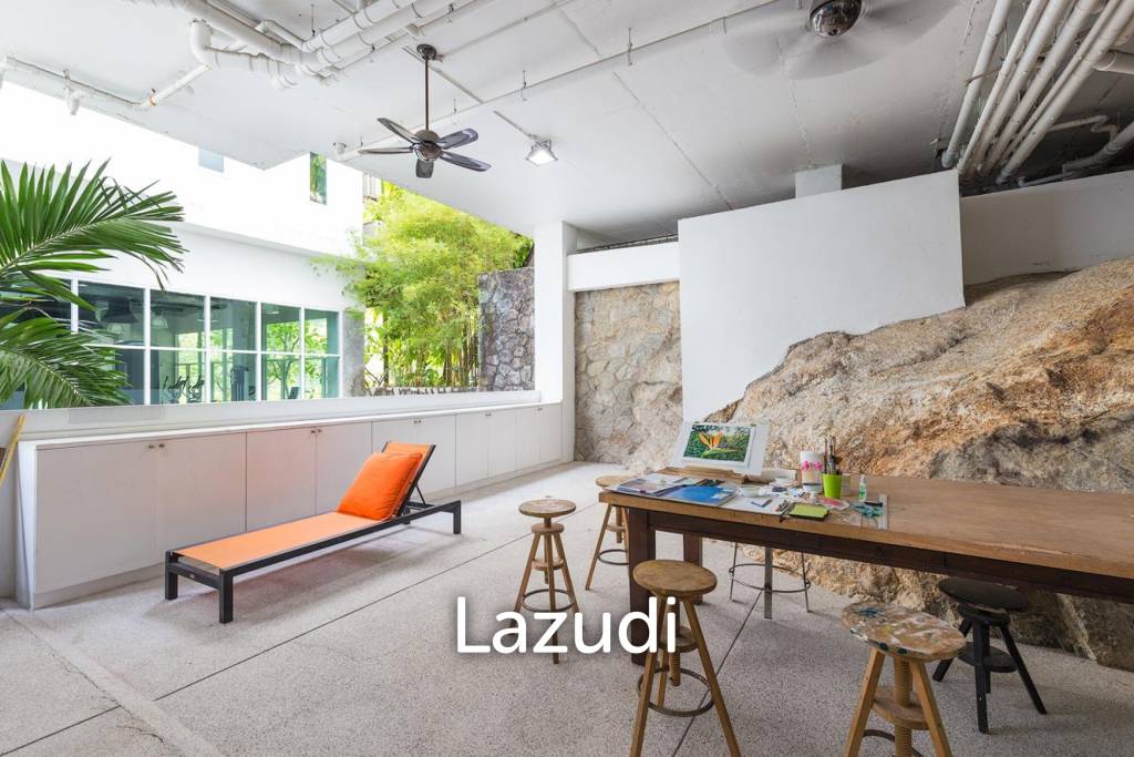 Very Spacious 2-Bed Condo with Scenic Views in Kamala