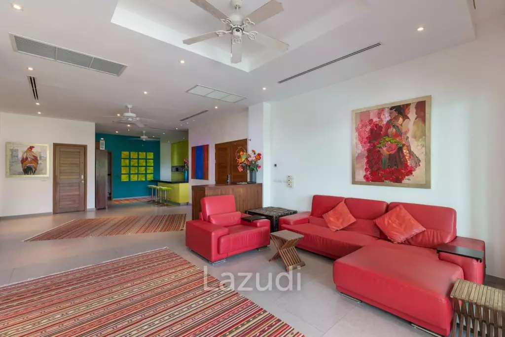 Very Spacious 2-Bed Condo with Scenic Views in Kamala