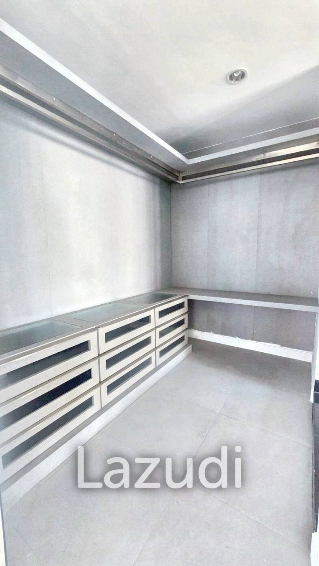 3 Bed 3 Bath 175 Sq.m Click Condo Sukhumvit 65