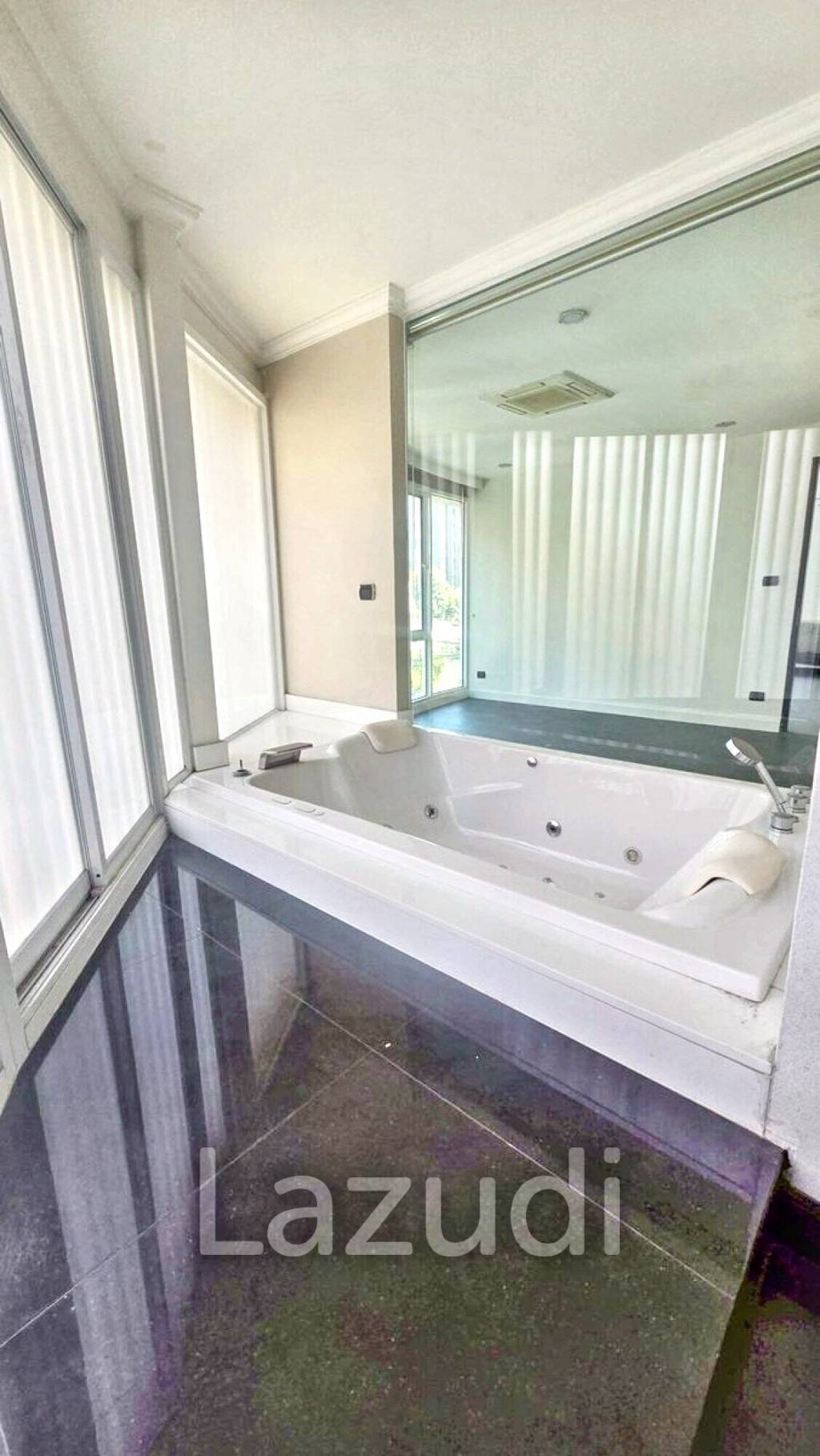 3 Bed 3 Bath 175 Sq.m Click Condo Sukhumvit 65