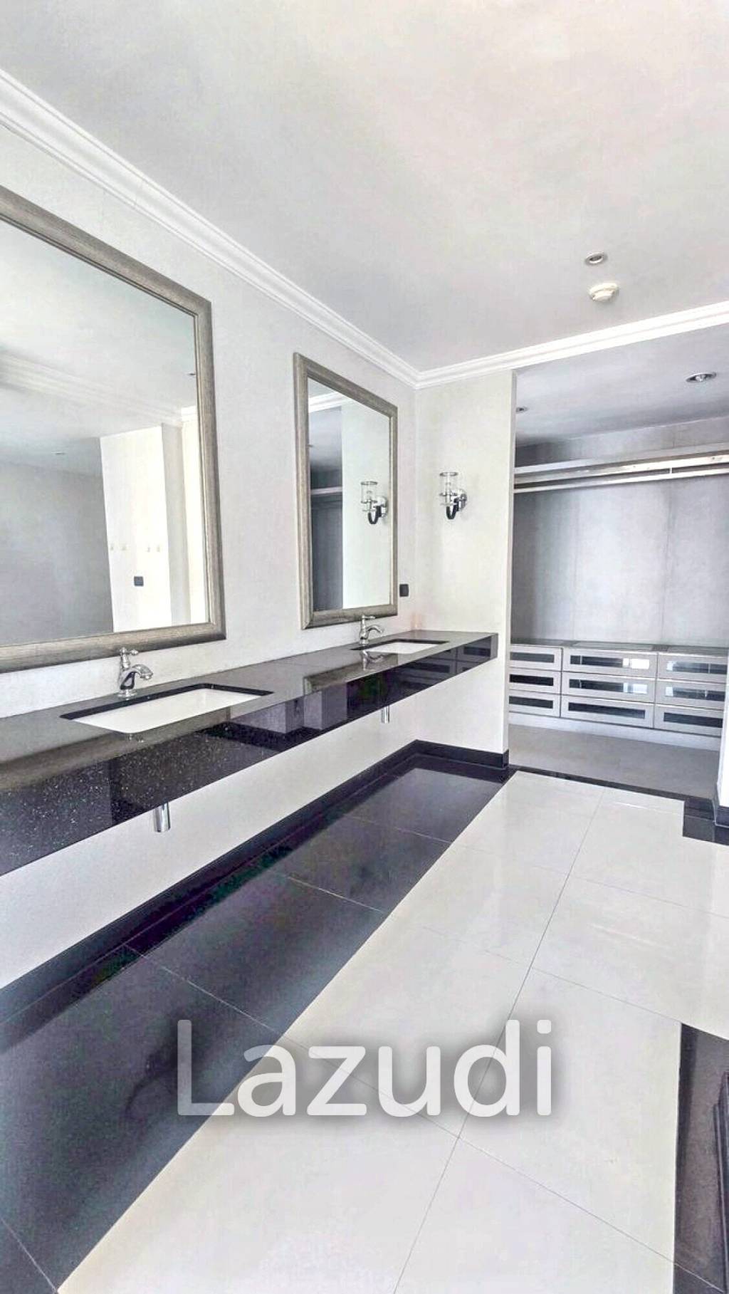 3 Bed 3 Bath 175 Sq.m Click Condo Sukhumvit 65
