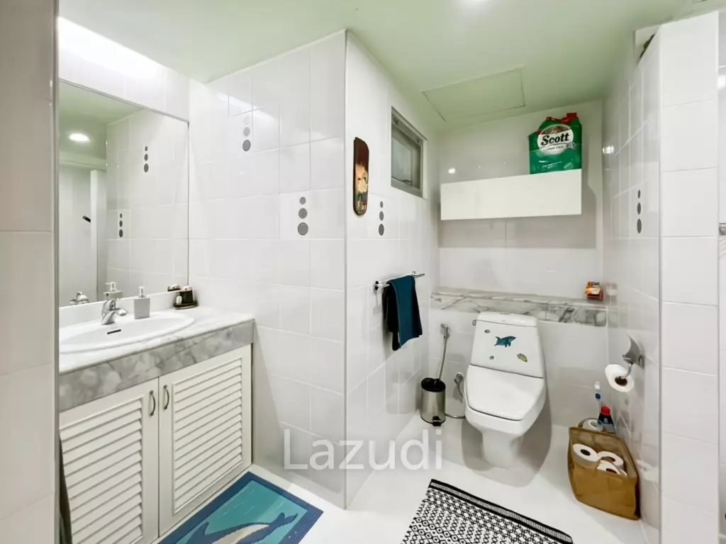 Baan Chai Talay : Spacious 2 Bedroom Beachfront Condo