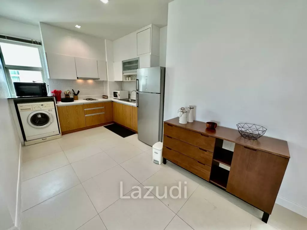The Seacraze : 2 Bedroom Corner Unit, Fully Rennovated