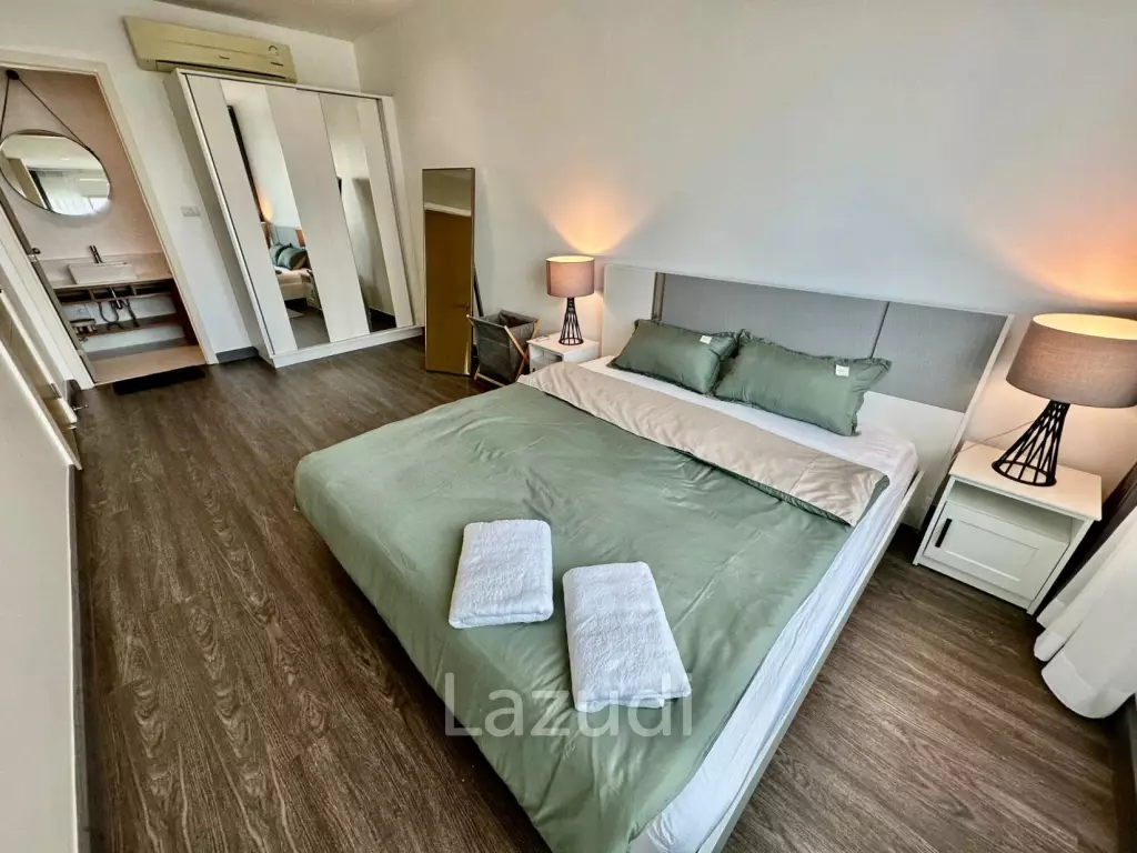 The Seacraze : 2 Bedroom Corner Unit, Fully Rennovated