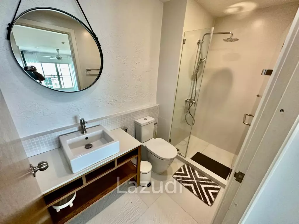 The Seacraze : 2 Bedroom Corner Unit, Fully Rennovated