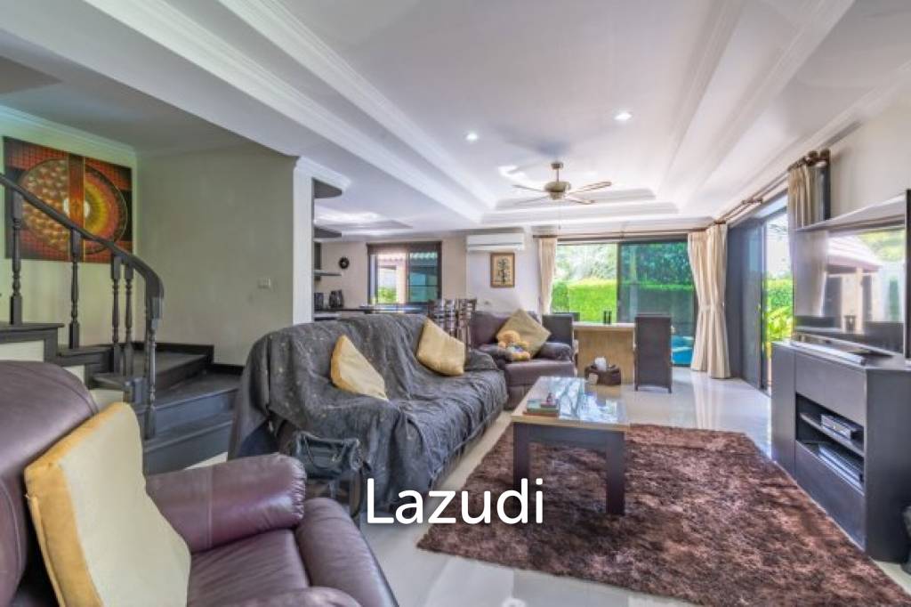 VINEYARDS : 3 or 4 bed 2 storey pool villa close to town and beaches