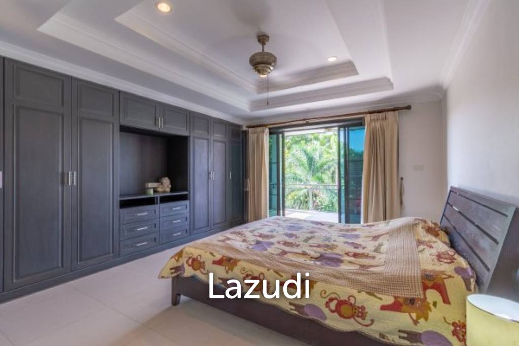 VINEYARDS : 3 or 4 bed 2 storey pool villa close to town and beaches