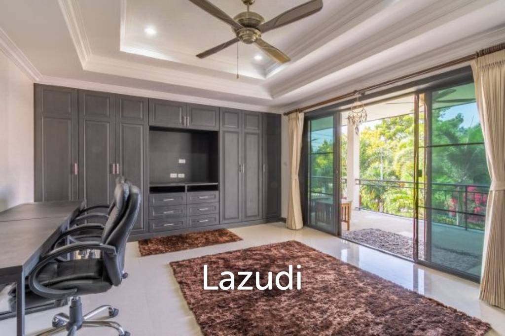 VINEYARDS : 3 or 4 bed 2 storey pool villa close to town and beaches