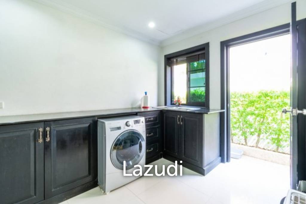 VINEYARDS : 3 or 4 bed 2 storey pool villa close to town and beaches