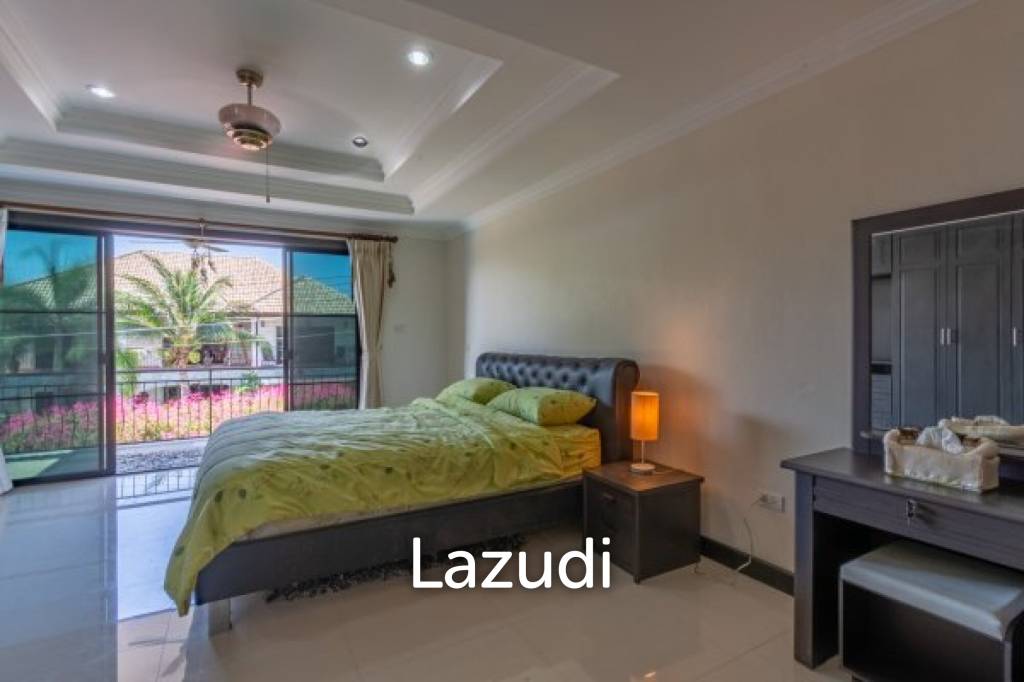 VINEYARDS : 3 or 4 bed 2 storey pool villa close to town and beaches