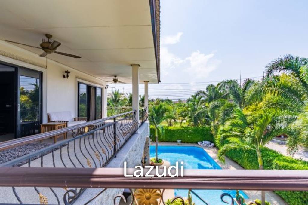 VINEYARDS : 3 or 4 bed 2 storey pool villa close to town and beaches