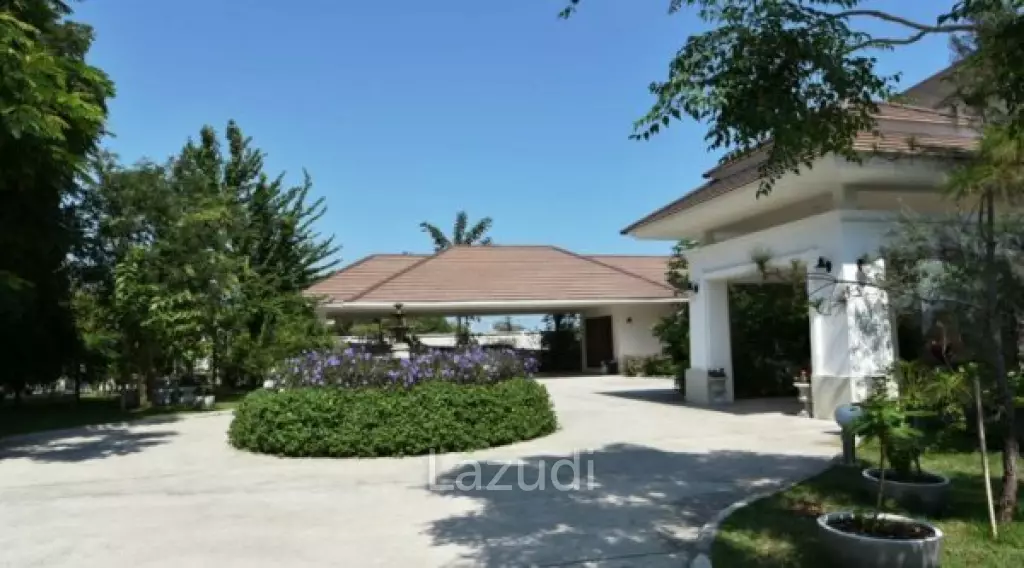 Near City Center Luxury Home