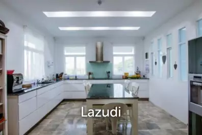 Near City Center Luxury Home