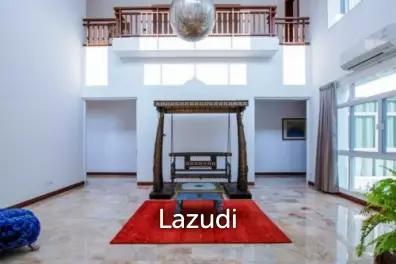 Near City Center Luxury Home