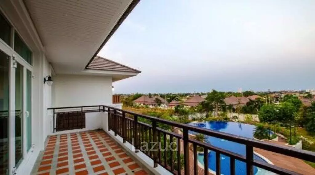 Near City Center Luxury Home