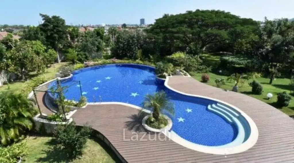 Near City Center Luxury Home