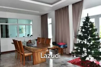 Near City Center Luxury Home