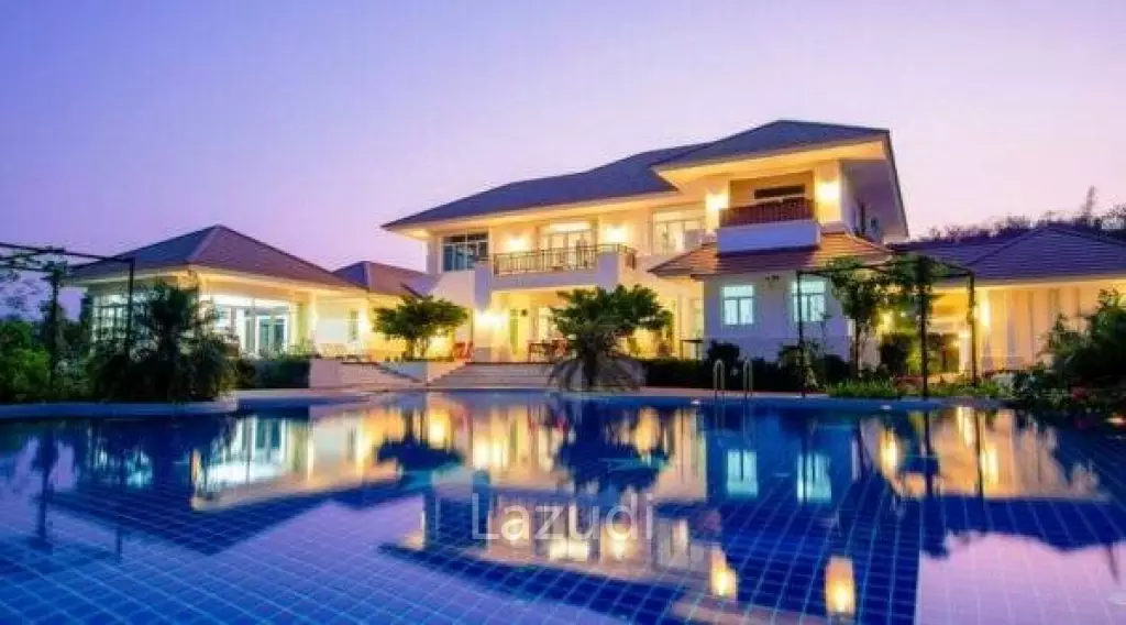Near City Center Luxury Home