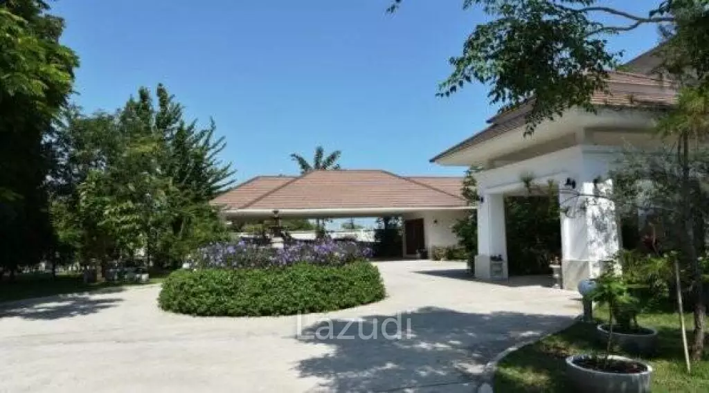 Near City Center Luxury Home