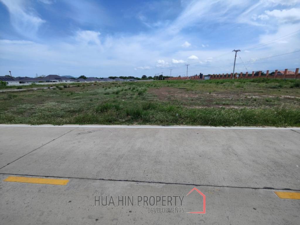 Prime Freehold Land 1-0-30 Rai Next to Main Road in Scenic Hin Lek Fai Near Black Mountain Golf