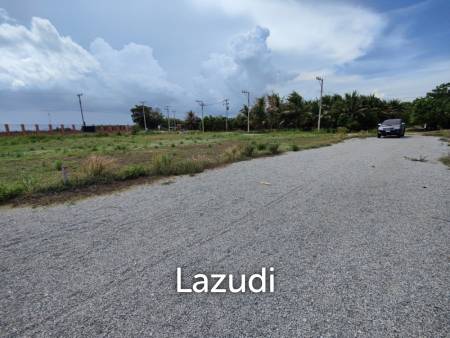 Prime Freehold Land 1-0-30 Rai Next to Main Road in Scenic Hin Lek Fai Near Black Mountain Golf