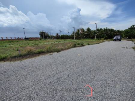 Prime Freehold Land 1-0-30 Rai Next to Main Road in Scenic Hin Lek Fai Near Black Mountain Golf