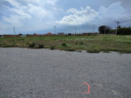 Prime Freehold Land 1-0-30 Rai Next to Main Road in Scenic Hin Lek Fai Near Black Mountain Golf
