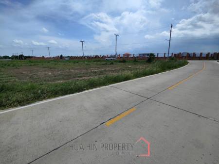 Prime Freehold Land 1-0-30 Rai Next to Main Road in Scenic Hin Lek Fai Near Black Mountain Golf