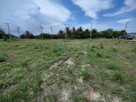 Prime Freehold Land 1-0-30 Rai Next to Main Road in Scenic Hin Lek Fai Near Black Mountain Golf