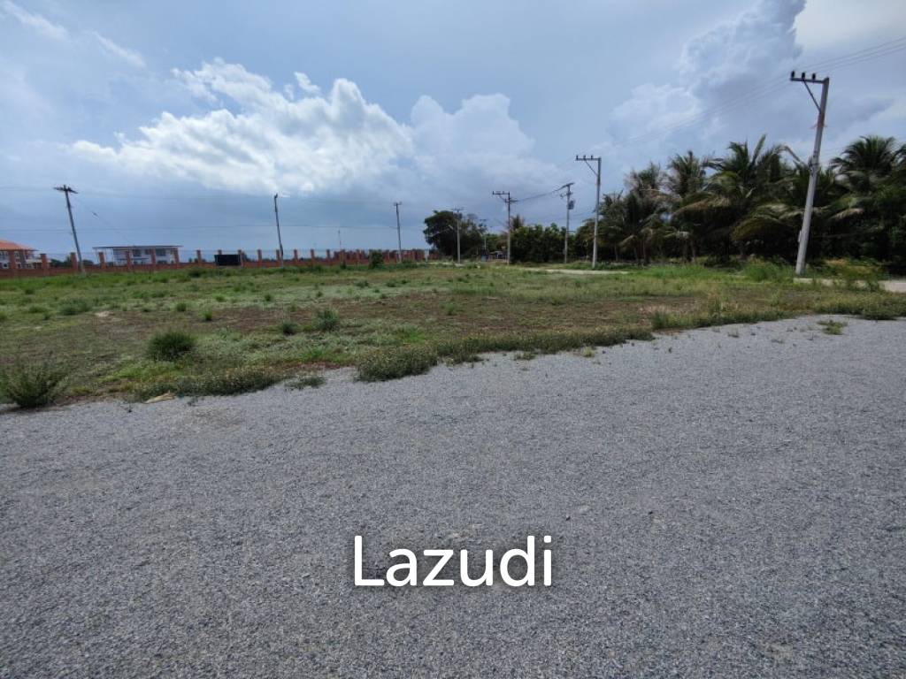 Prime Freehold Land 1-0-30 Rai Next to Main Road in Scenic Hin Lek Fai Near Black Mountain Golf
