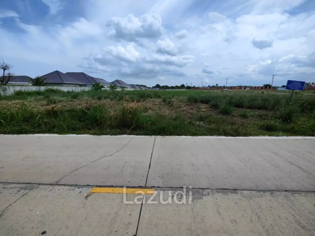 Affordable Freehold 1 Rai Land Corner Plot Near Black Mountain Golf