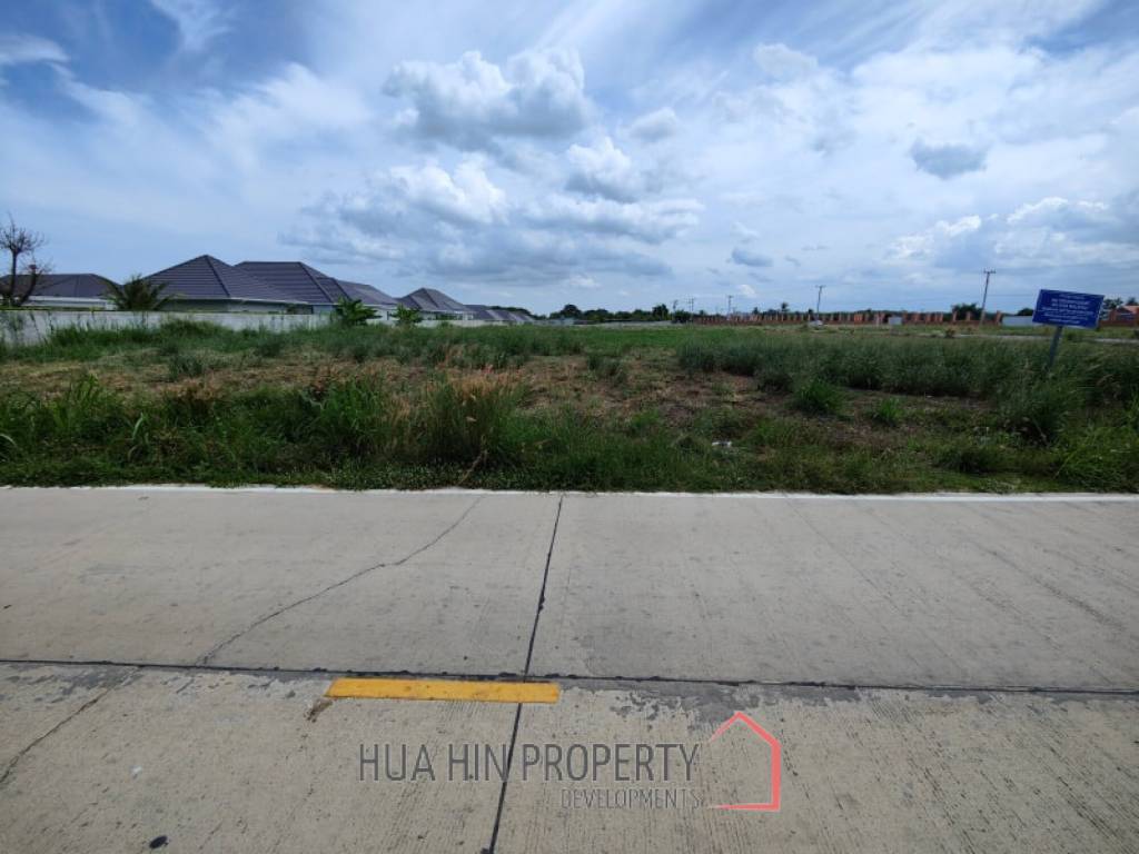 Affordable Freehold 1 Rai Land Corner Plot Near Black Mountain Golf